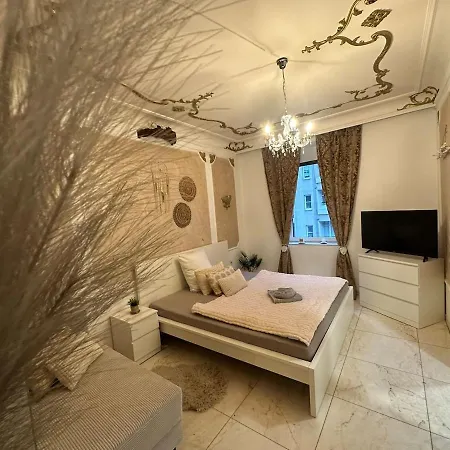 Honor - Extravagance Apartament *