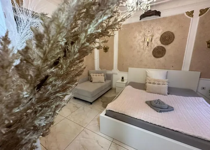 Honor - Extravagance Apartment *